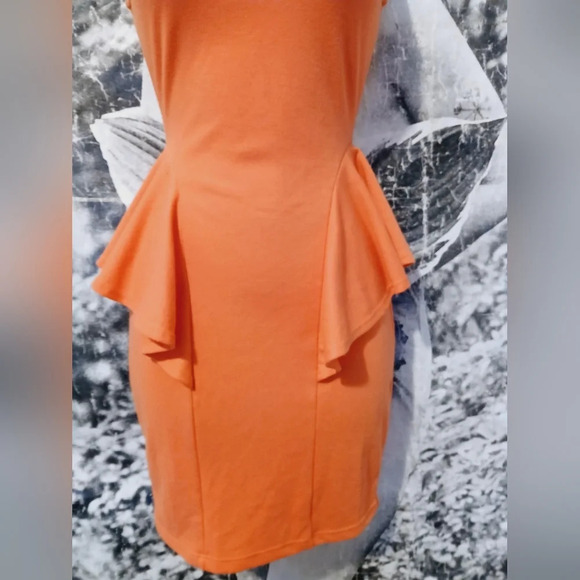 💚5/$25 Soprano Peach Lace Trim Bodycon Ruffled Peplum Dress Size XS - Picture 4 of 7